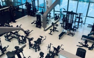 广州花园酒店健身中心有何特色或服务？