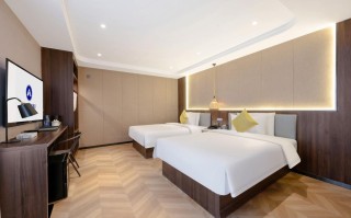 东营新疆主题酒店怎么预订？