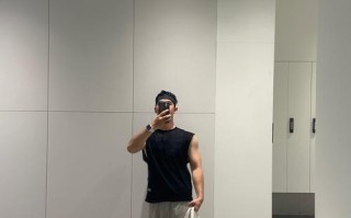 健身男自拍晒图，为何引热议？