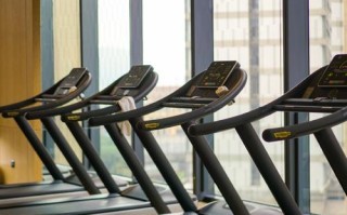 苏州万怡酒店健身中心有何特色与设施？