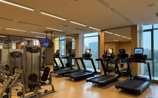 希尔顿逸林酒店健身房设施如何？