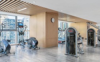 假日酒店健身房收费吗？