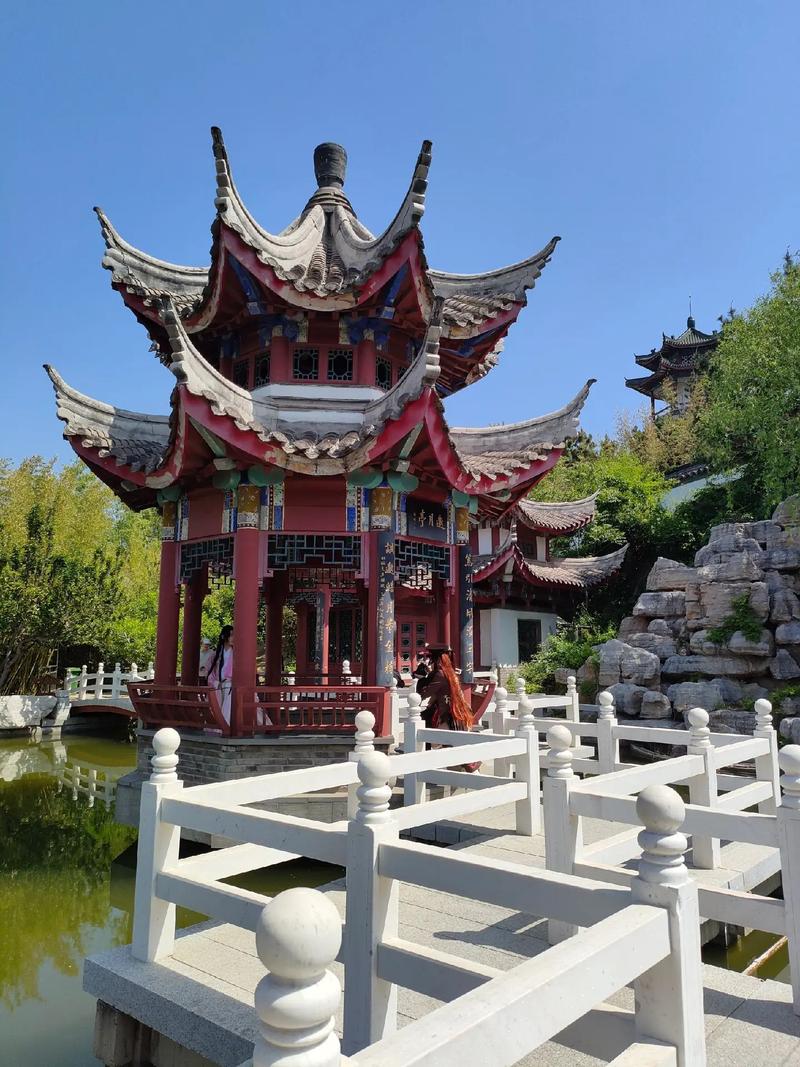 毓璜顶公园附近酒店怎么选？-第3张图片-德高鼎泰便民中心