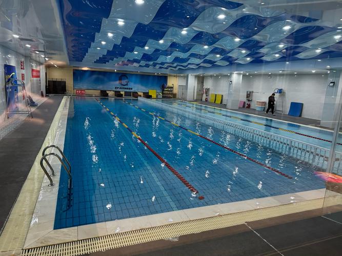 南京冬天游泳是健身还是挑战？-第2张图片-德高鼎泰便民中心