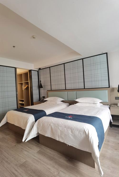 乌鲁木齐华东酒店预订哪里靠谱?-第1张图片-德高鼎泰便民中心 乌鲁木齐华东酒店预订哪里靠谱?-第1张图片-德高鼎泰便民中心