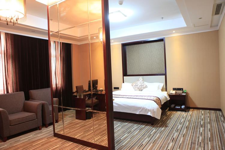 九通卡广场附近酒店预订哪家好？-第3张图片-德高鼎泰便民中心