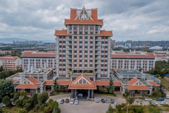 枫叶王府会议酒店如何预订？-第1张图片-德高鼎泰便民中心