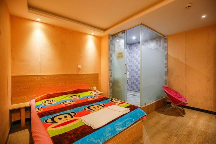 郑州蜗居主题酒店怎么预订？-第3张图片-德高鼎泰便民中心