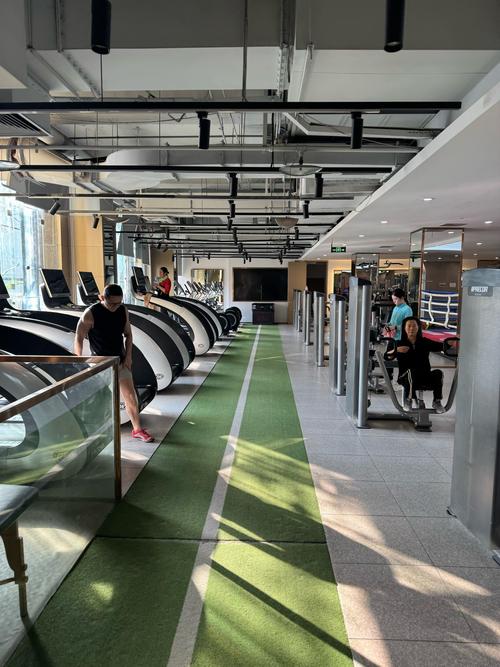 西客站附近健身房哪里找？-第2张图片-德高鼎泰便民中心