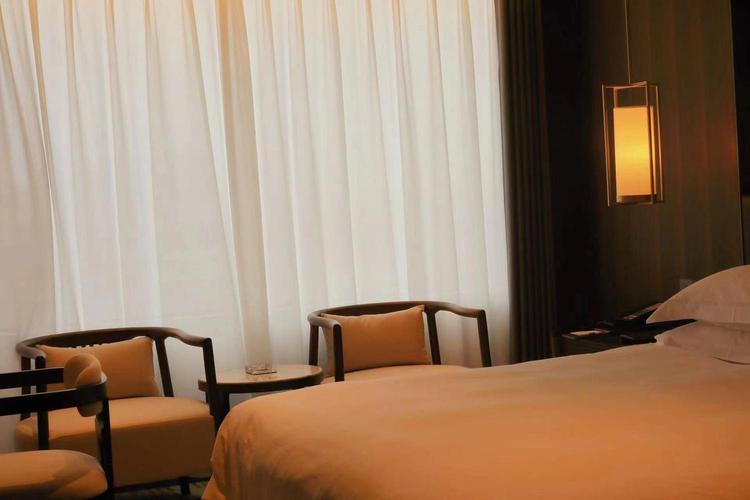 黄岩电影主题酒店怎么预订最划算？-第3张图片-德高鼎泰便民中心