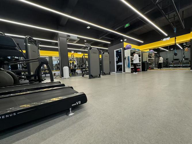 晶崴国际大酒店健身房设施如何？-第3张图片-德高鼎泰便民中心