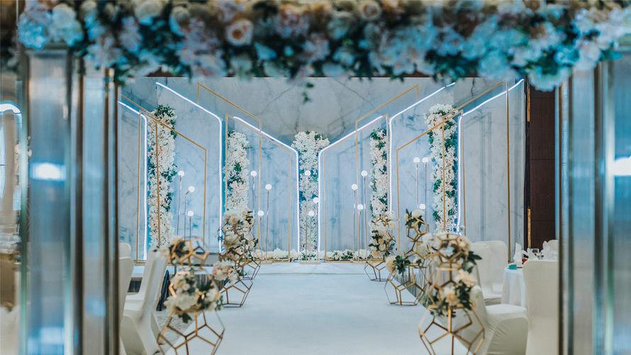 云南豪华婚礼酒店怎么选？预订要注意啥？-第3张图片-德高鼎泰便民中心