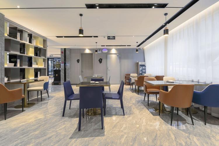 光谷天地周边酒店怎么预订最划算？-第3张图片-德高鼎泰便民中心