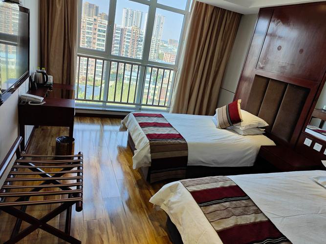 莱芜东方假期酒店怎么预订最优惠？-第1张图片-德高鼎泰便民中心