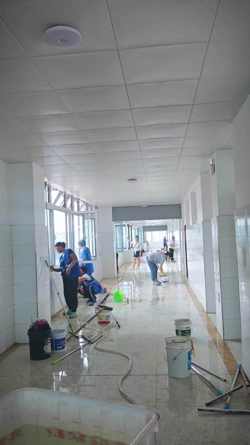 校园保洁是哪家物业公司负责？-第2张图片-德高鼎泰便民中心