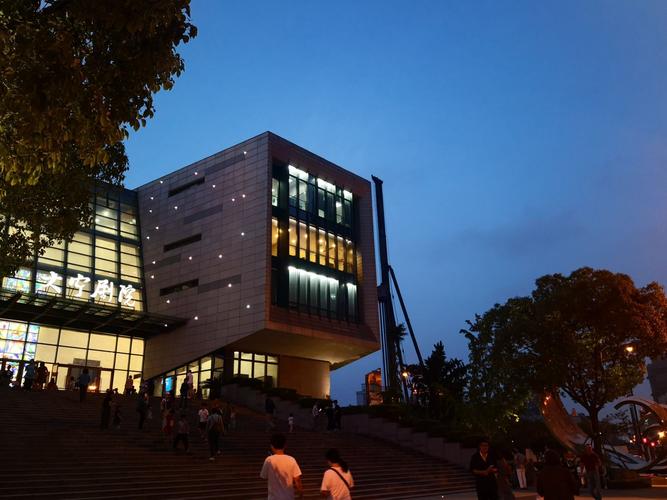 上海大宁剧院酒店怎么预订最优惠？-第1张图片-德高鼎泰便民中心