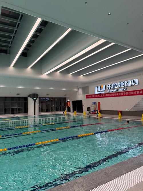 友谊阳光游泳健身会所-第2张图片-德高鼎泰便民中心