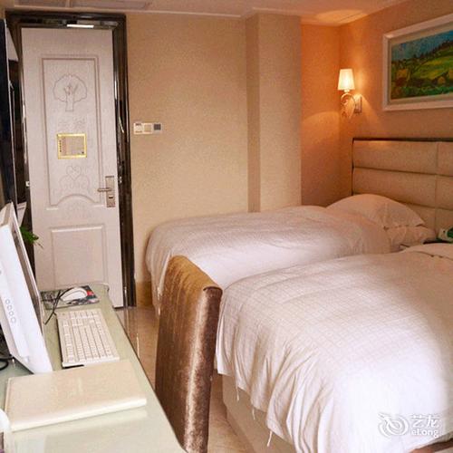 阜阳老树主题酒店怎么预订？-第1张图片-德高鼎泰便民中心