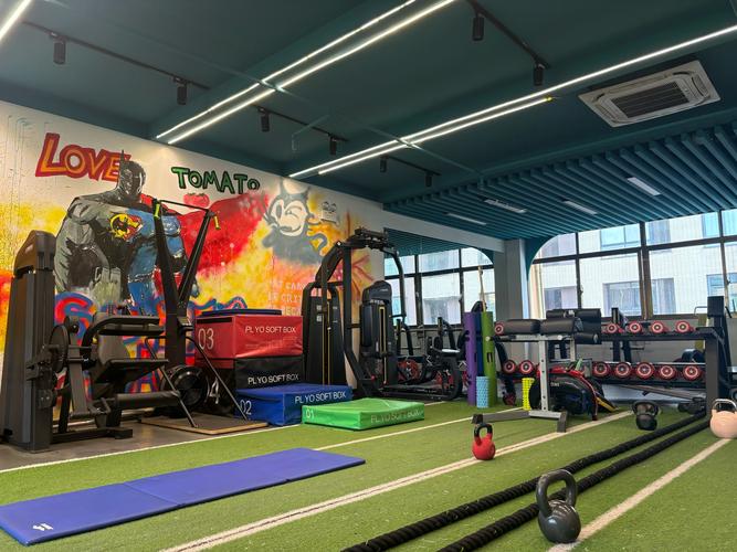 正能量国际健身俱乐部，如何传递健身正能量？-第1张图片-德高鼎泰便民中心