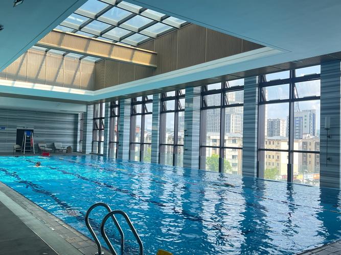南京哪家健身房带游泳池？-第1张图片-德高鼎泰便民中心