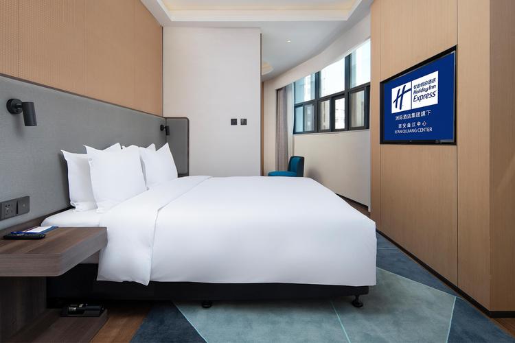 西安曲江连锁酒店哪家好？预订要注意啥？-第1张图片-德高鼎泰便民中心