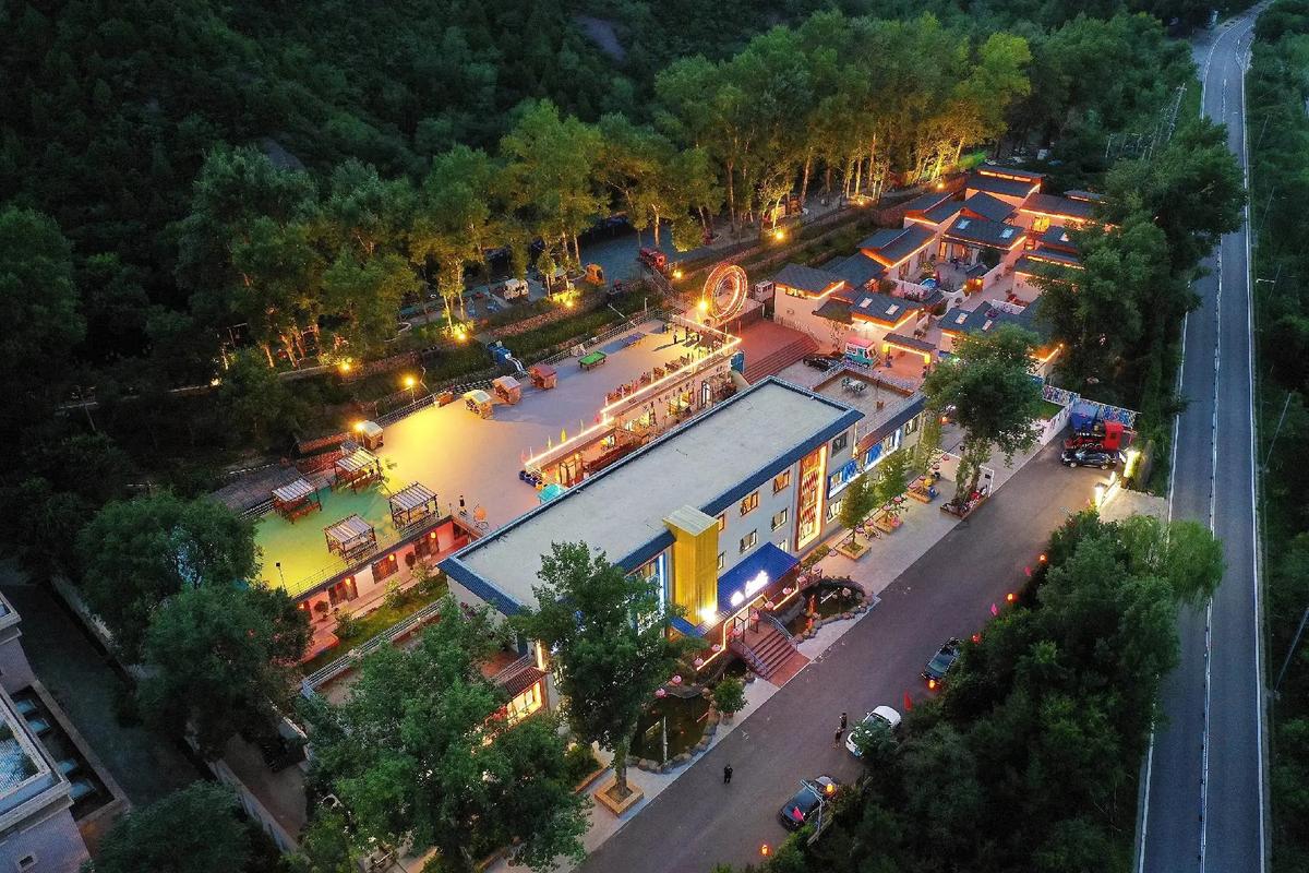 汽车生活主题酒店怎么预订最优惠？-第2张图片-德高鼎泰便民中心