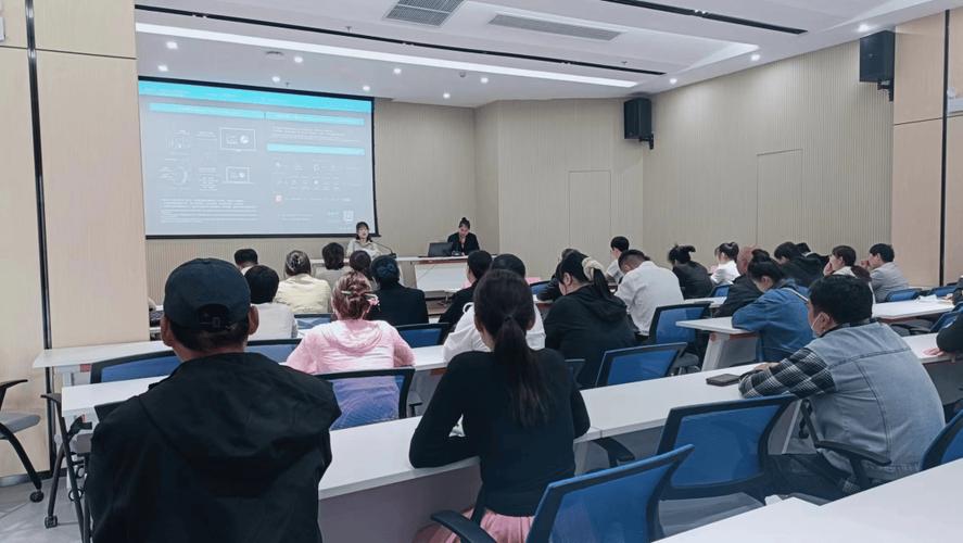 物业公司客服人员培训该怎么做？-第1张图片-德高鼎泰便民中心