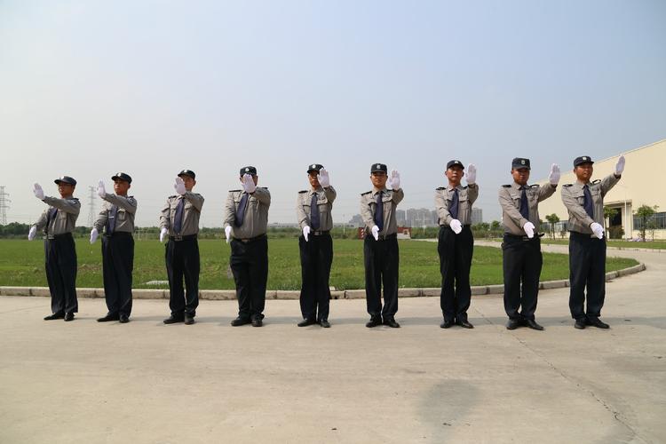 物业公司保安服务是标配吗?-第1张图片-德高鼎泰便民中心 物业公司保安服务是标配吗?-第1张图片-德高鼎泰便民中心