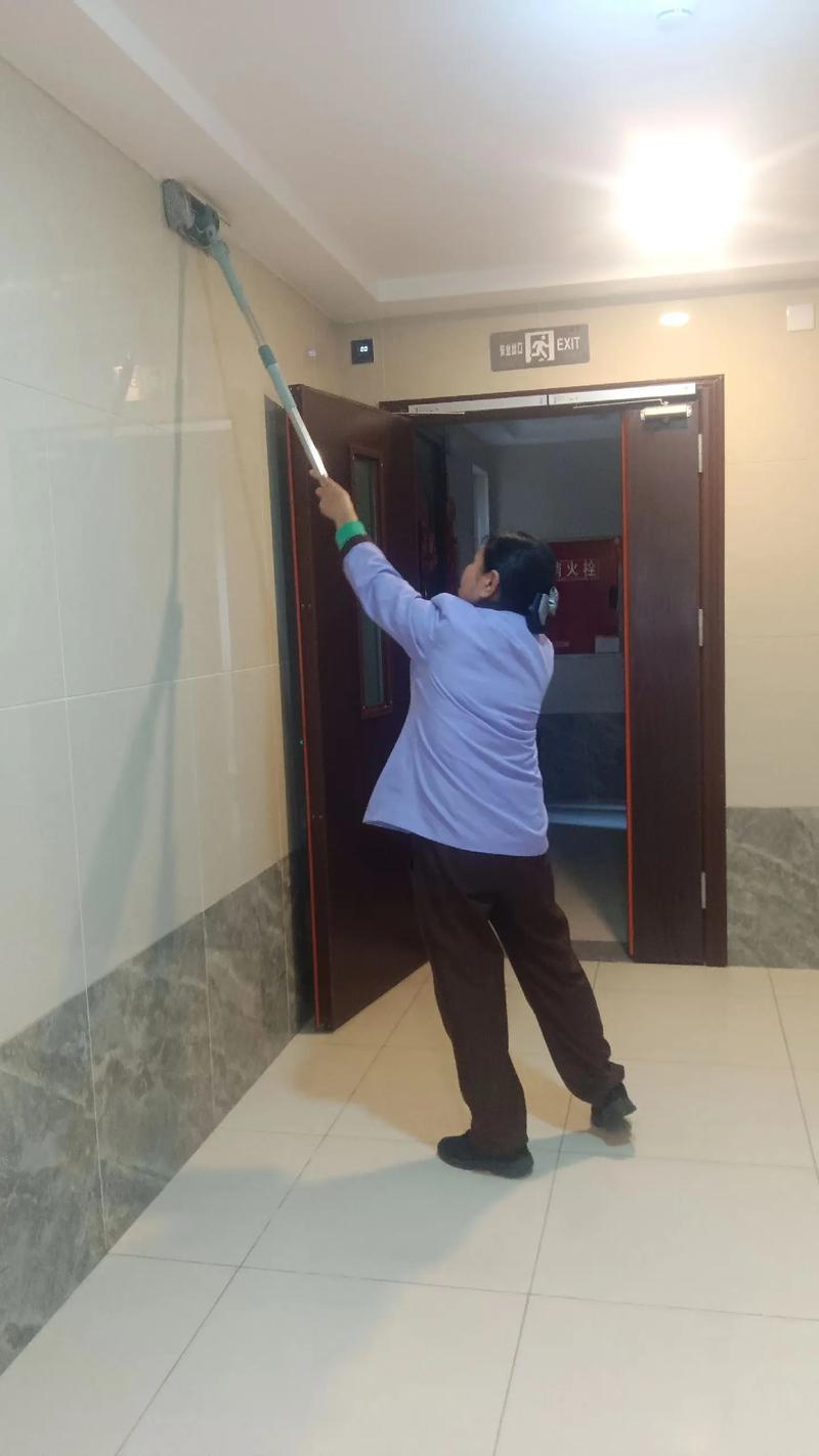 四川医院保洁经理职责与挑战是什么？-第2张图片-德高鼎泰便民中心