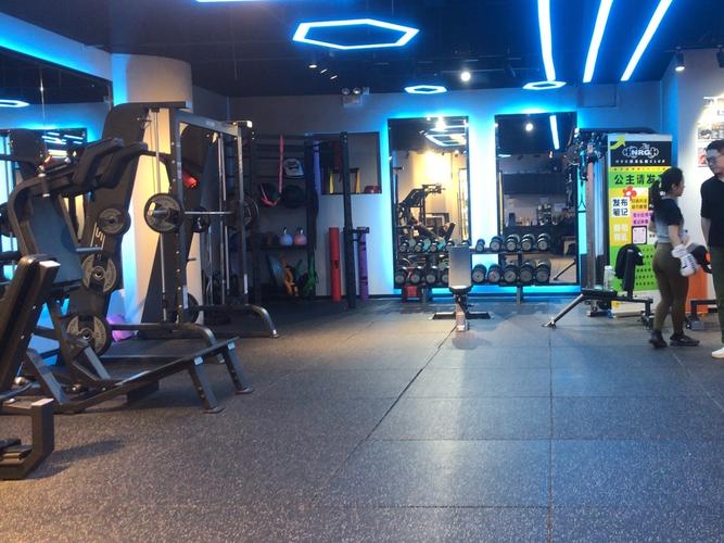 龙之梦大酒店健身中心有何特色或服务？-第2张图片-德高鼎泰便民中心