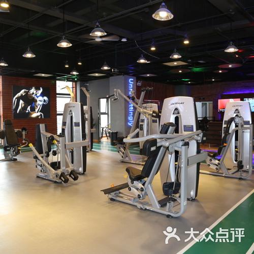 亚斯特健身游泳俱乐部有哪些特色服务?-第1张图片-德高鼎泰便民中心 亚斯特健身游泳俱乐部有哪些特色服务?-第1张图片-德高鼎泰便民中心