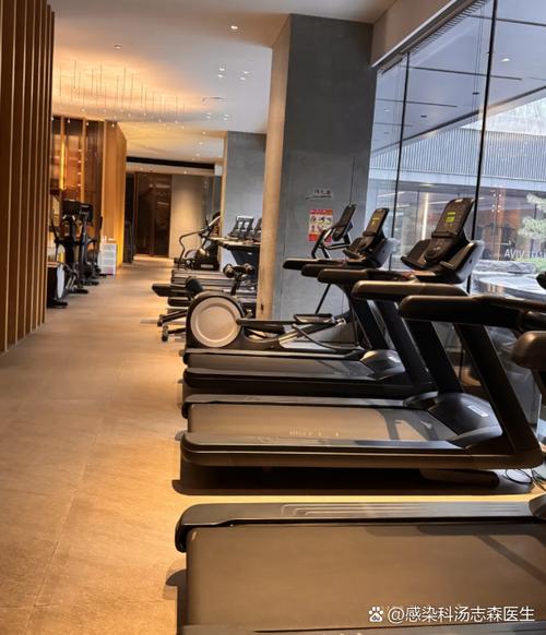 天津丽思卡尔顿健身房设施如何？-第2张图片-德高鼎泰便民中心