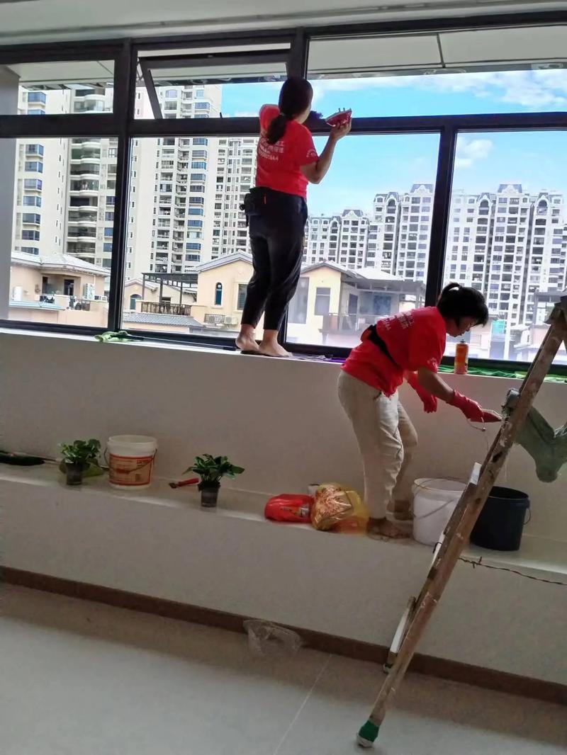 物业清洁员工服务案例-第2张图片-德高鼎泰便民中心