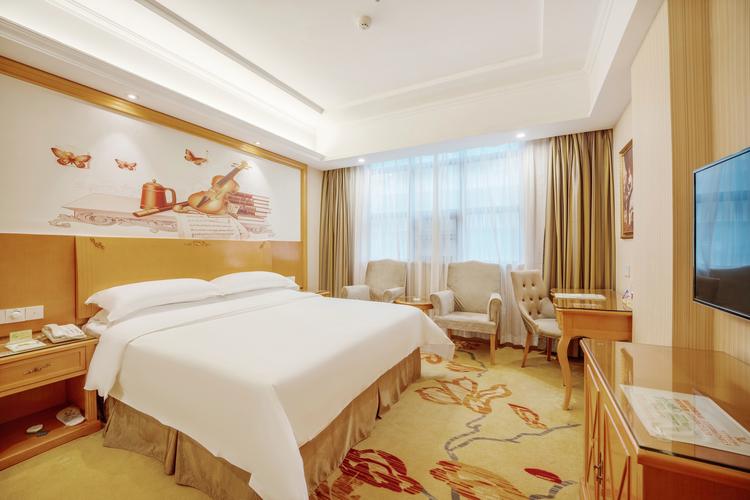 月亮湾维也纳酒店怎么预订最划算?-第2张图片-德高鼎泰便民中心 月亮湾维也纳酒店怎么预订最划算?-第2张图片-德高鼎泰便民中心