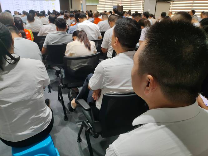 如何提升物业人员的服务意识？-第1张图片-德高鼎泰便民中心