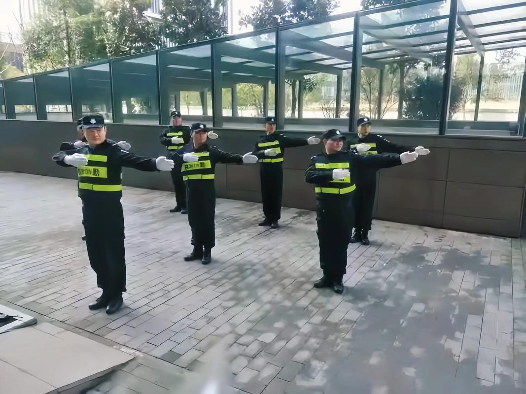 物业保安如何有效提升服务品质？-第2张图片-德高鼎泰便民中心