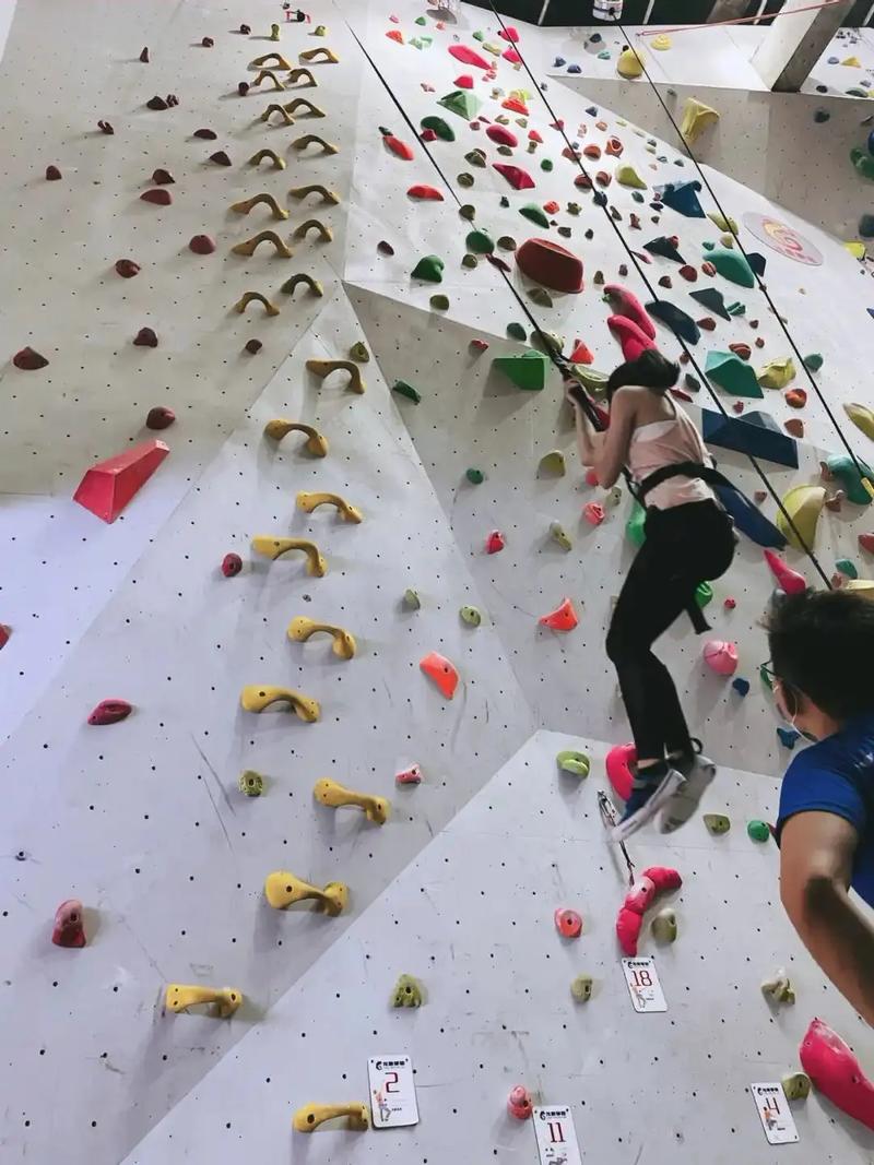 宁波游泳健身中心攀岩-第1张图片-德高鼎泰便民中心