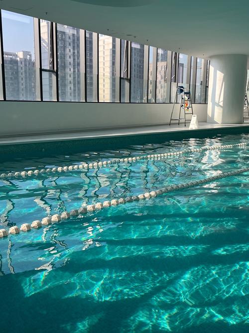 广州健身房游泳池开放时间及收费标准？-第1张图片-德高鼎泰便民中心