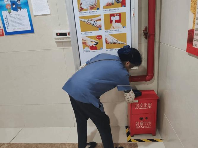 物业公司环境卫生管理如何优化提升?-第1张图片-德高鼎泰便民中心 物业公司环境卫生管理如何优化提升?-第1张图片-德高鼎泰便民中心