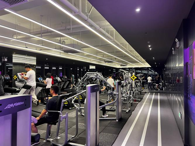 金仕堡健身会所价格多少？办卡划算吗？-第3张图片-德高鼎泰便民中心