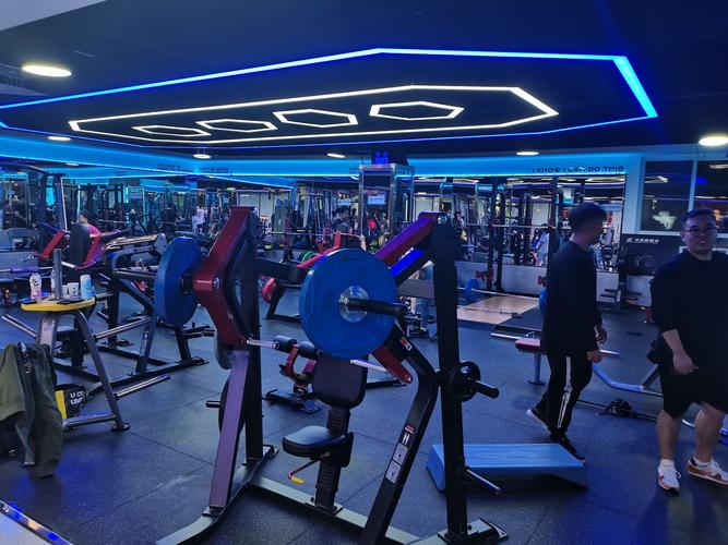 重庆英派斯健身俱乐部怎么样？-第1张图片-德高鼎泰便民中心